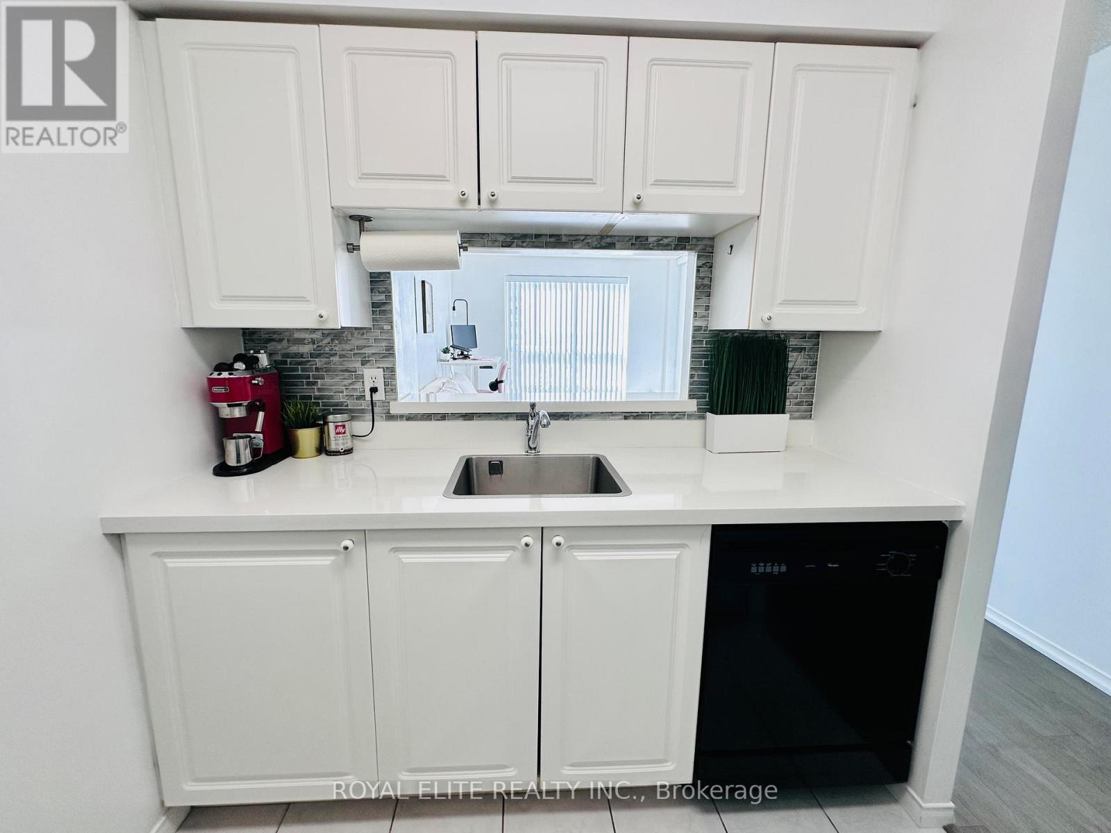 2001 - 1 Pemberton Avenue, Toronto, Ontario  M2M 4L9 - Photo 6 - C12475212