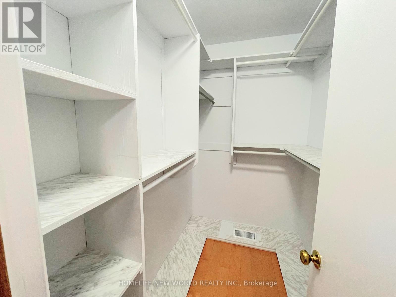 58 Marathon Crescent, Toronto, Ontario  M2R 2L7 - Photo 24 - C12475216