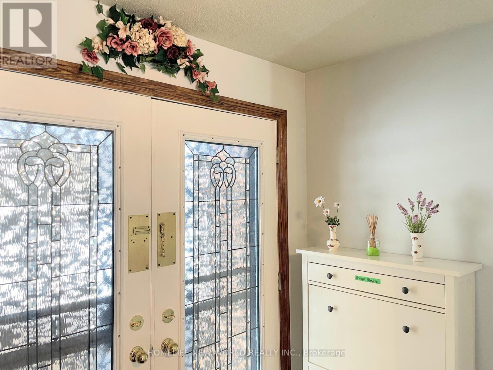 58 Marathon Crescent, Toronto, Ontario  M2R 2L7 - Photo 3 - C12475216