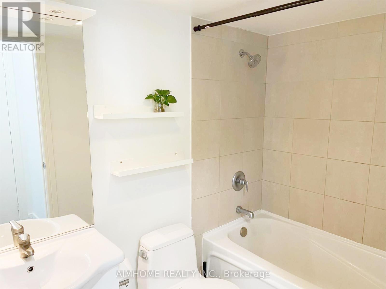 607 - 16 Harrison Garden Boulevard, Toronto, Ontario  M2N 7J6 - Photo 4 - C12475238