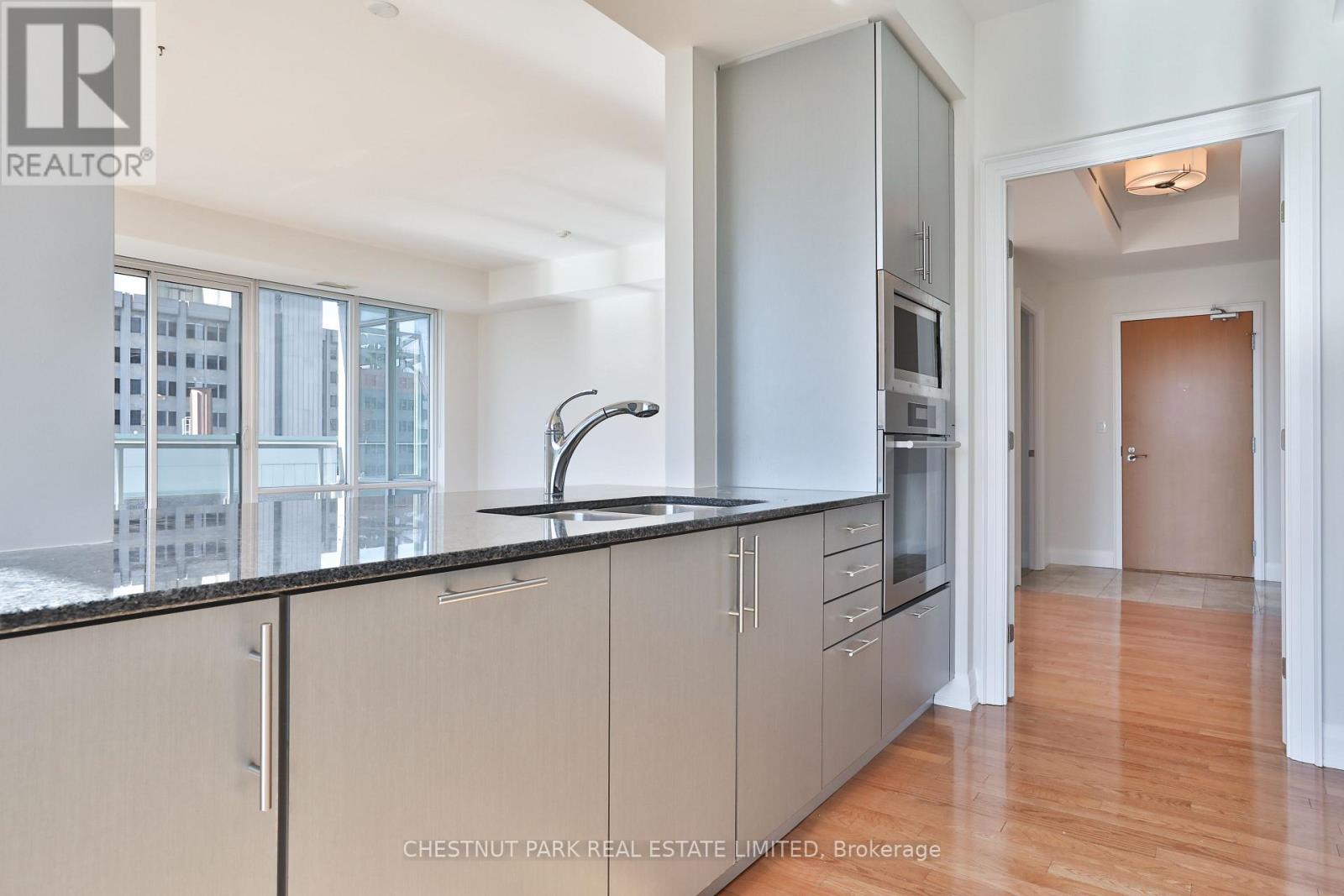 1002 - 1 Bedford Road, Toronto, Ontario  M5R 2B5 - Photo 14 - C12475275