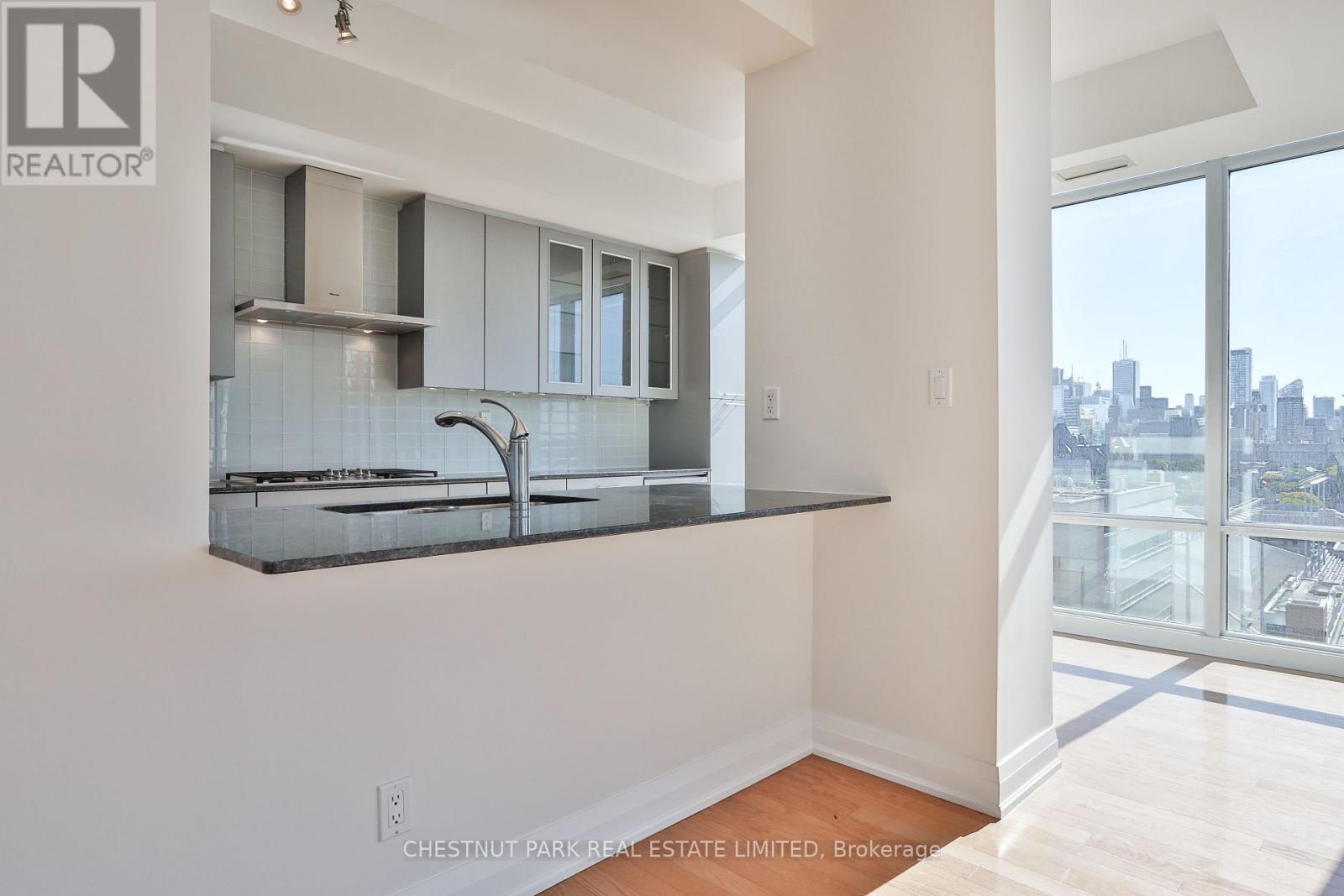 1002 - 1 Bedford Road, Toronto, Ontario  M5R 2B5 - Photo 16 - C12475275