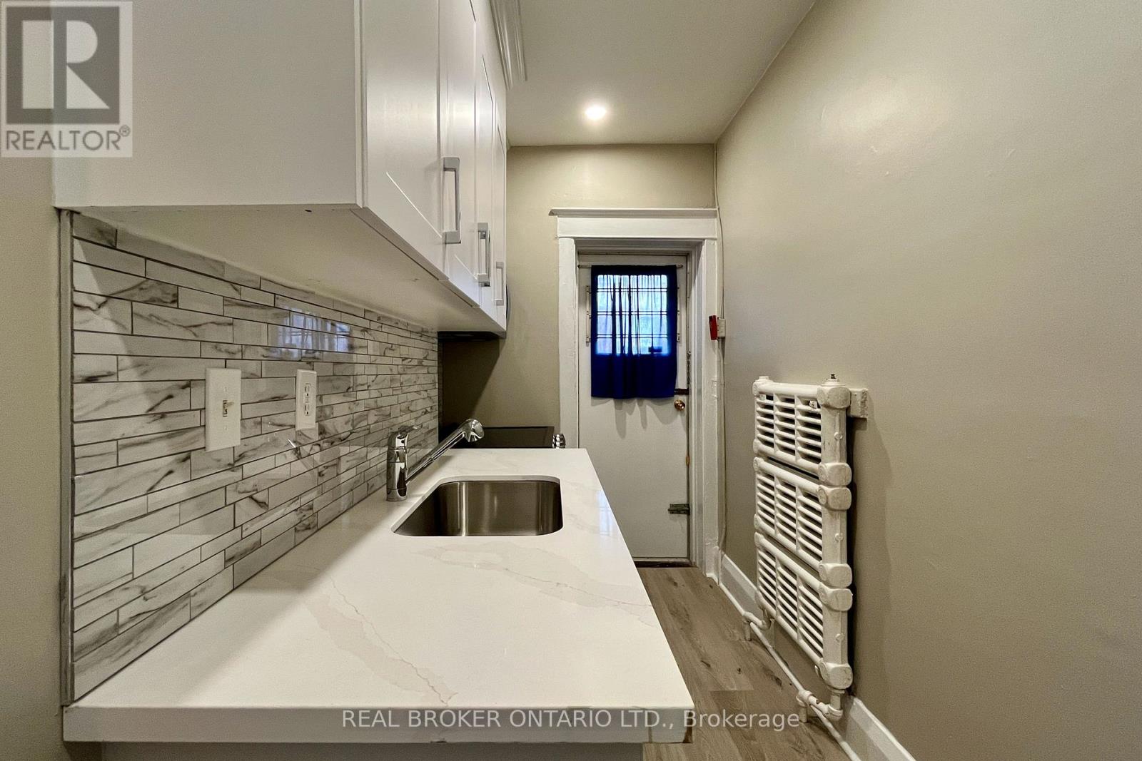 775 Woodbine Avenue, Toronto, Ontario  M4E 2J5 - Photo 2 - E12475240
