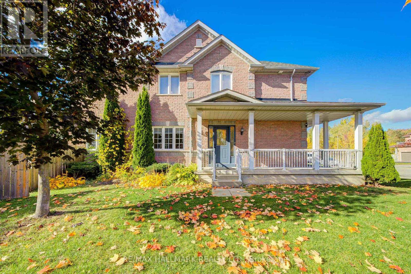 8 Glendower Crescent, Georgina (Keswick North), Ontario  L4P 0A5 - Photo 2 - N12475213