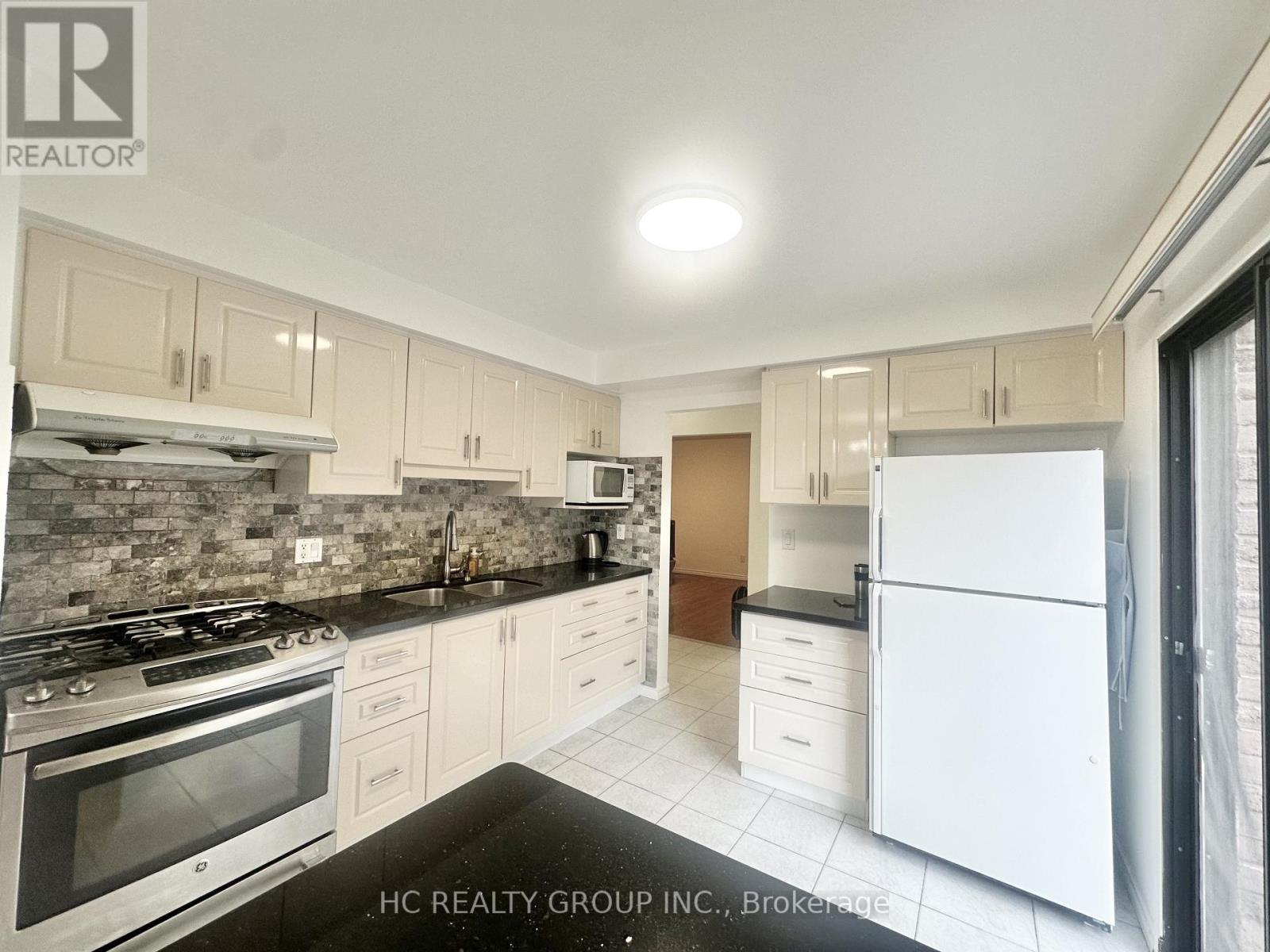 49 Carey Crescent, Markham, Ontario  L3R 3E6 - Photo 10 - N12475230