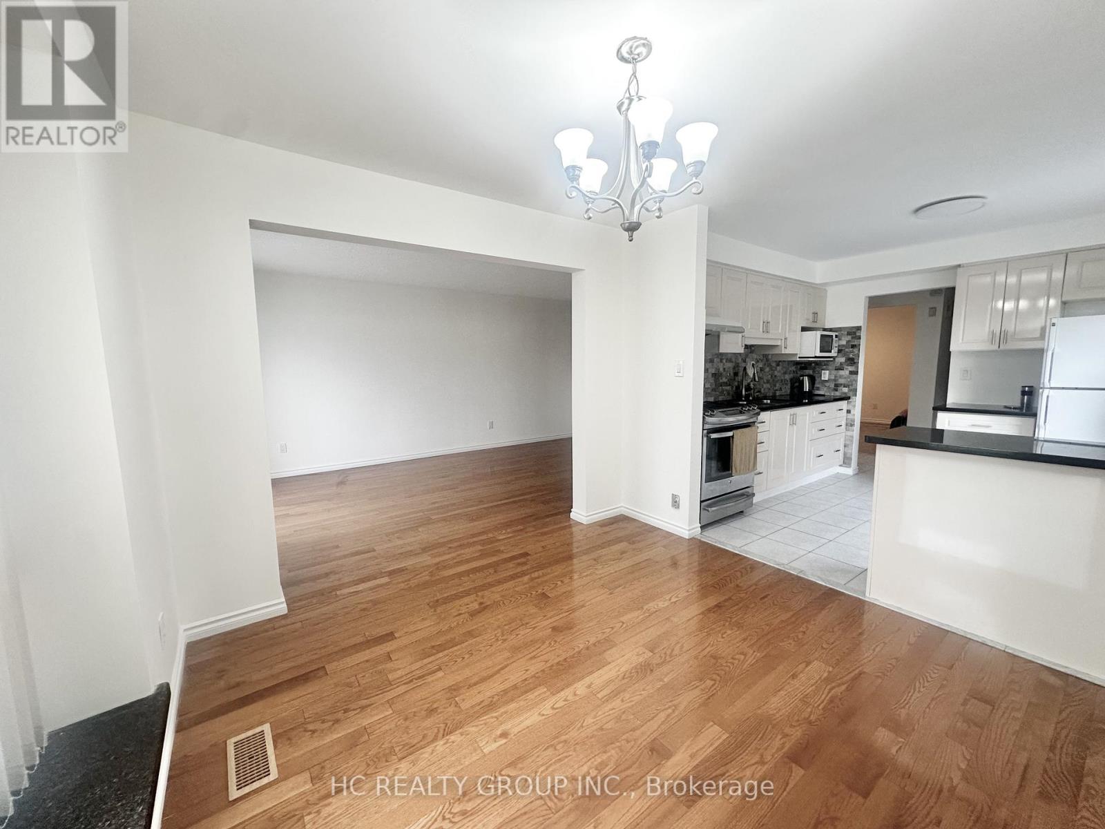 49 Carey Crescent, Markham, Ontario  L3R 3E6 - Photo 6 - N12475230