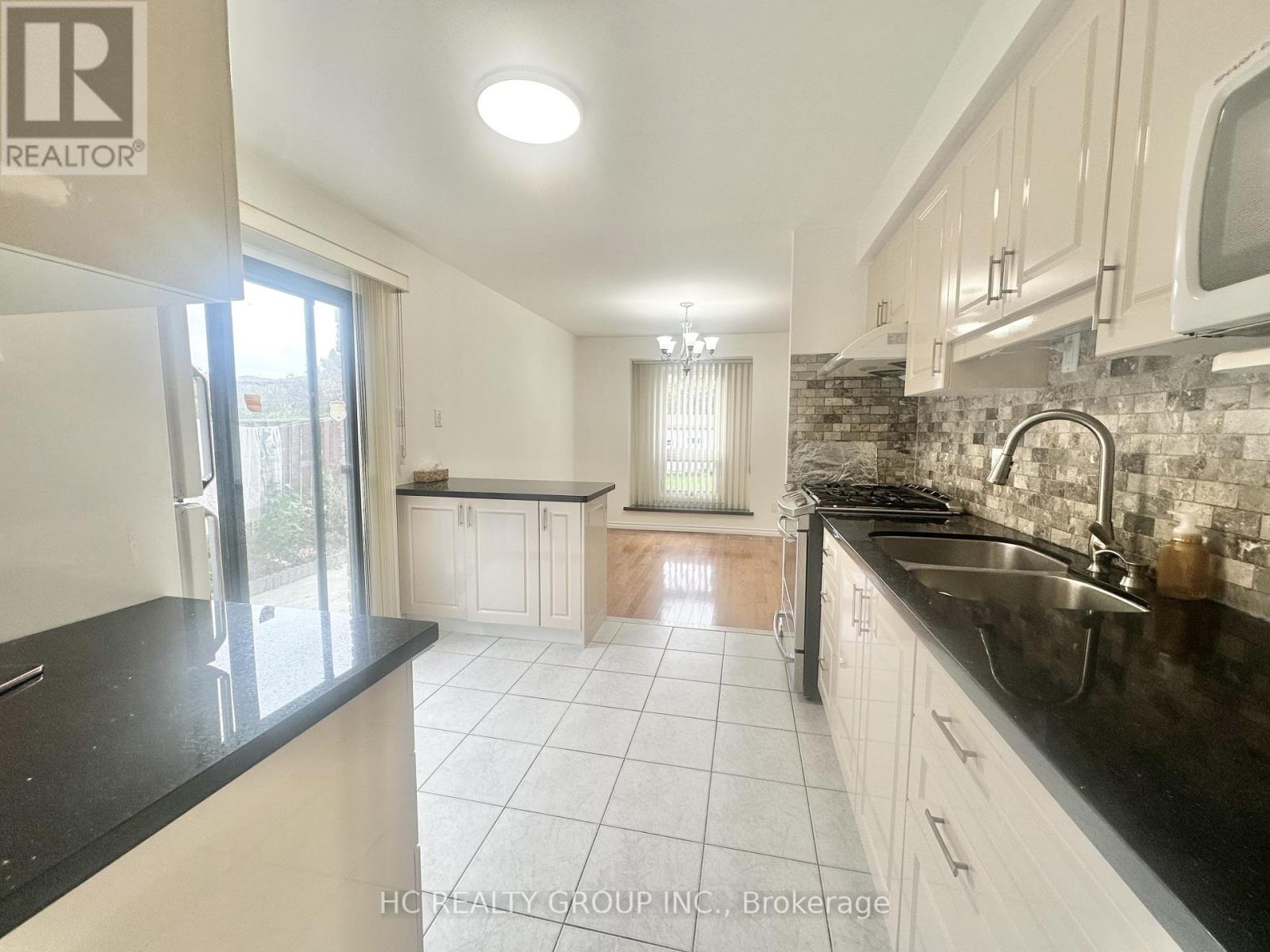 49 Carey Crescent, Markham, Ontario  L3R 3E6 - Photo 9 - N12475230