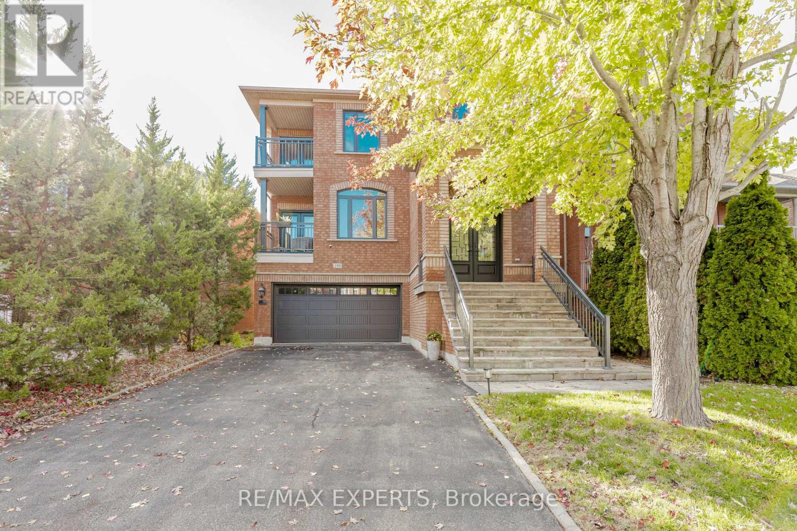 193 FAIRLANE CRESCENT, Vaughan, Ontario