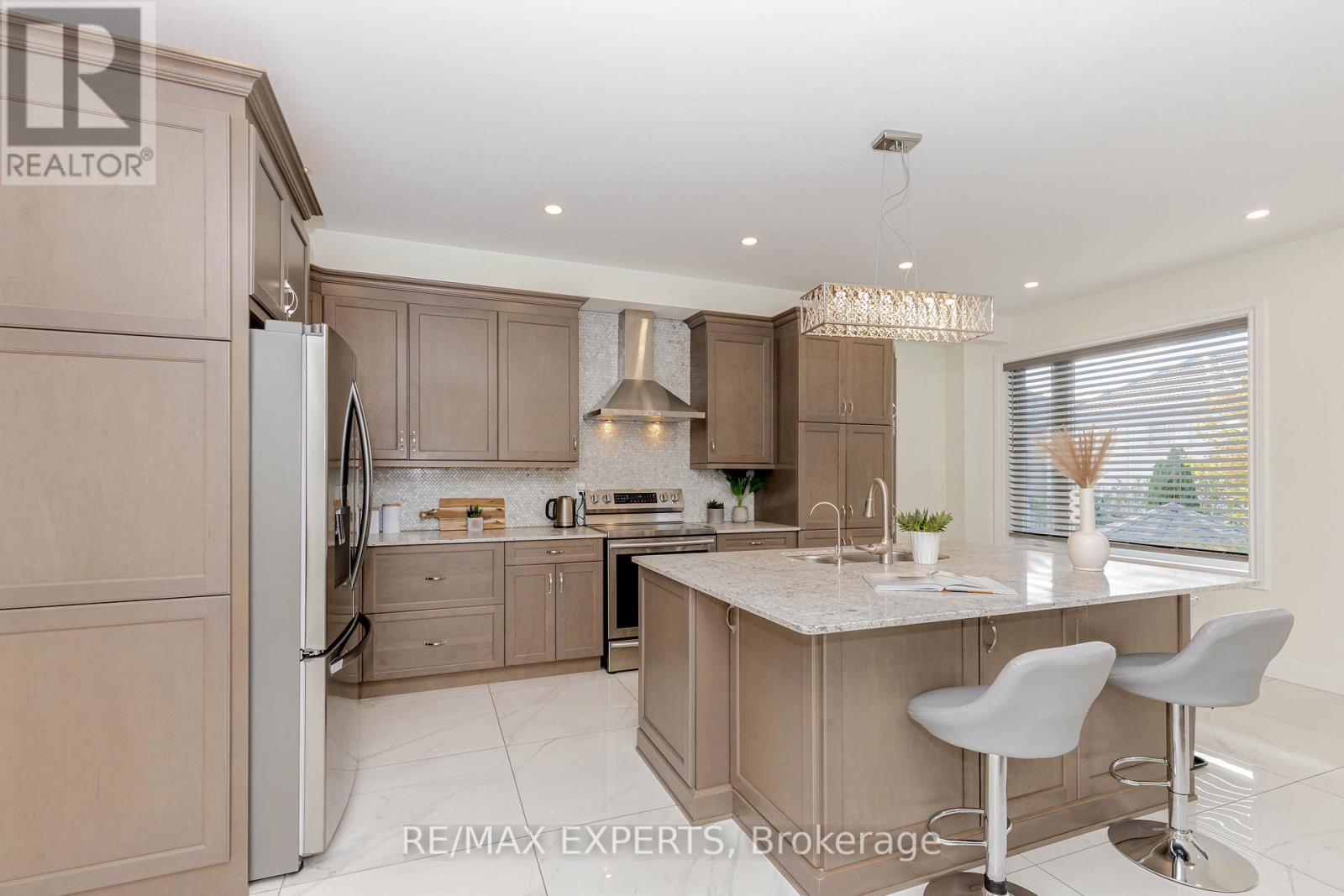 193 Fairlane Crescent, Vaughan (Vellore Village), Ontario  L4H 2H1 - Photo 12 - N12475267