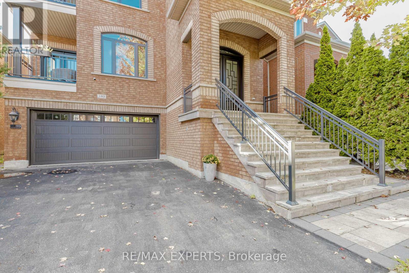 193 Fairlane Crescent, Vaughan (Vellore Village), Ontario  L4H 2H1 - Photo 2 - N12475267