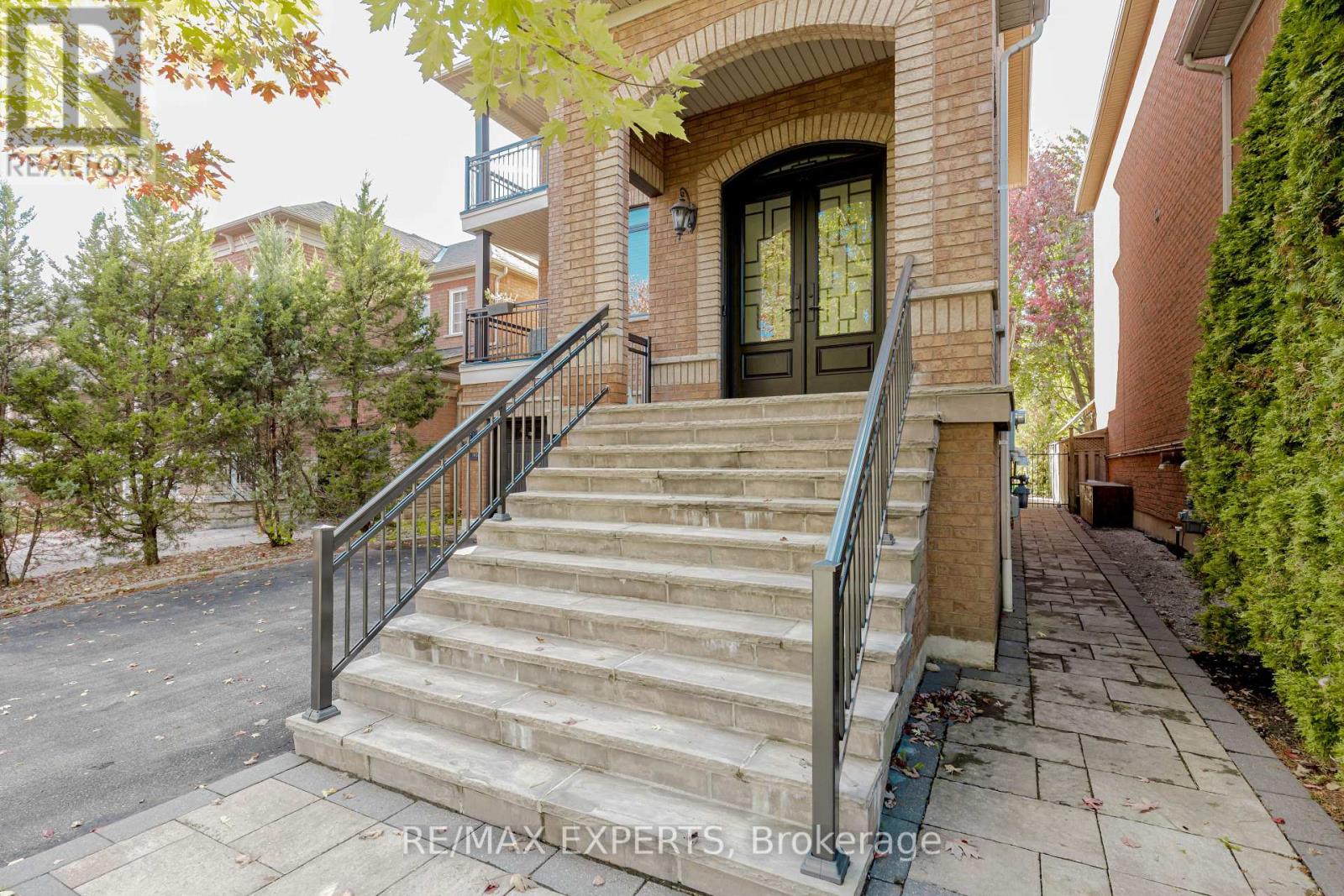 193 Fairlane Crescent, Vaughan (Vellore Village), Ontario  L4H 2H1 - Photo 3 - N12475267