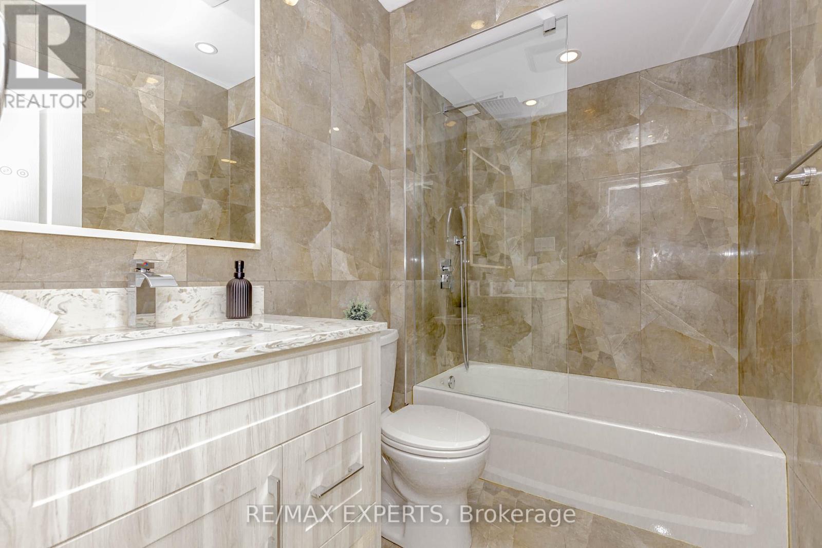193 Fairlane Crescent, Vaughan (Vellore Village), Ontario  L4H 2H1 - Photo 36 - N12475267