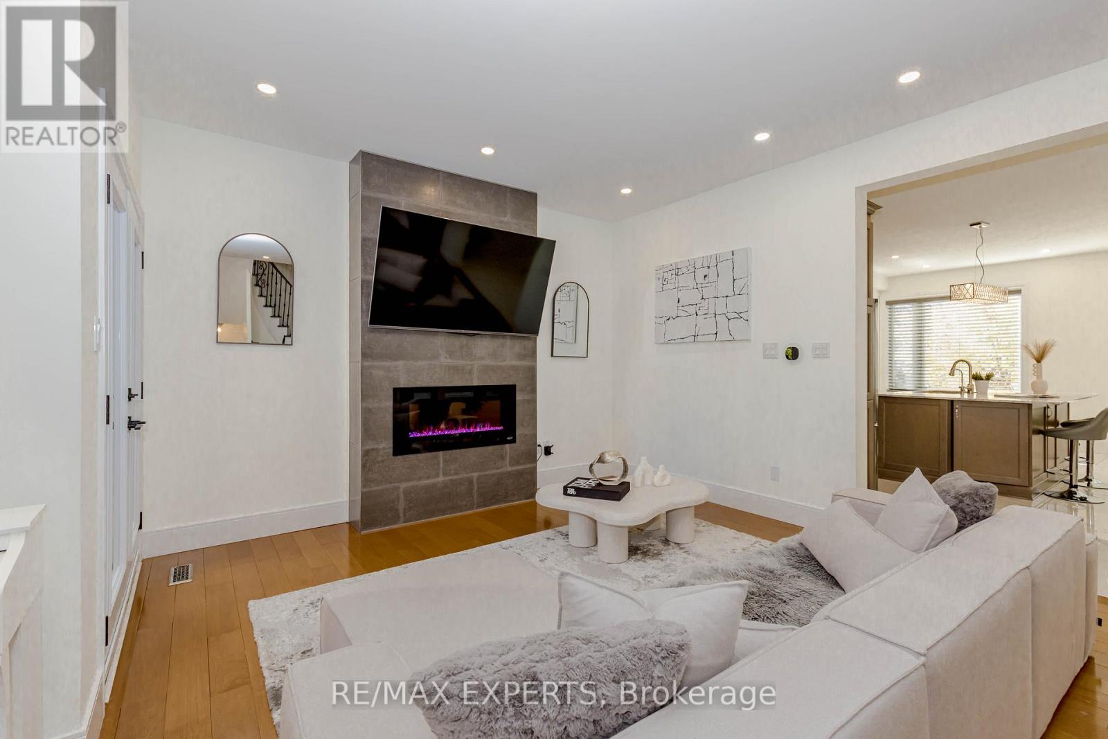 193 Fairlane Crescent, Vaughan (Vellore Village), Ontario  L4H 2H1 - Photo 8 - N12475267