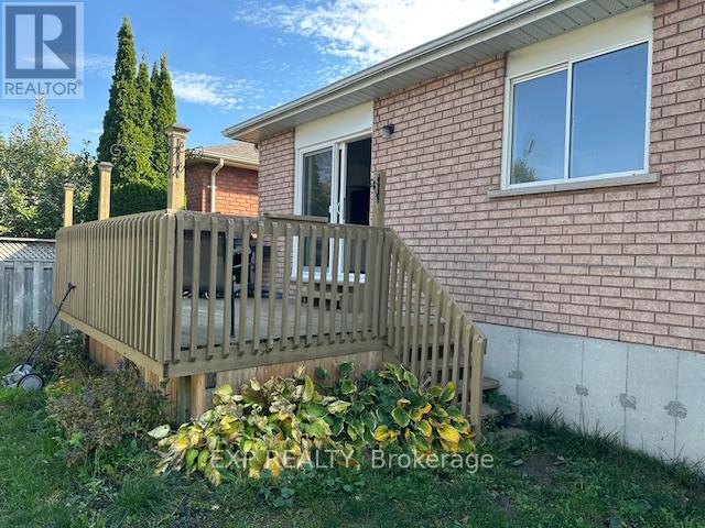Upper - 16 Lucas Avenue, Barrie, Ontario  L4N 9N1 - Photo 7 - S12475257