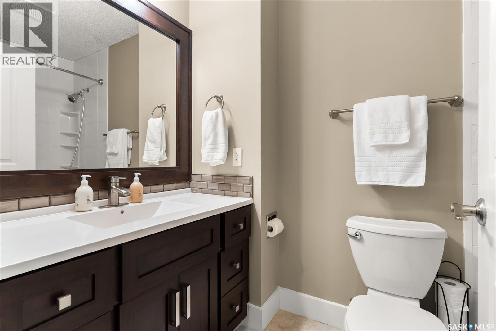 2431 Glamis Place E, Regina, Saskatchewan  S4V 1A5 - Photo 14 - SK021390