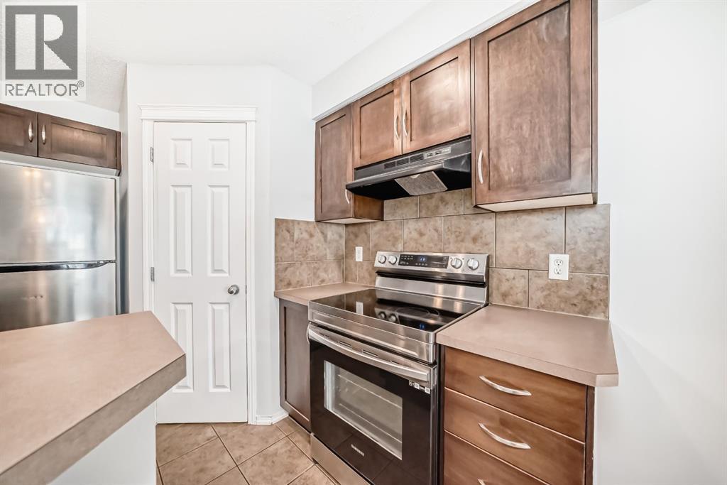 104 Country Village Lane Ne, Calgary, Alberta  T3K 0E8 - Photo 6 - A2265635