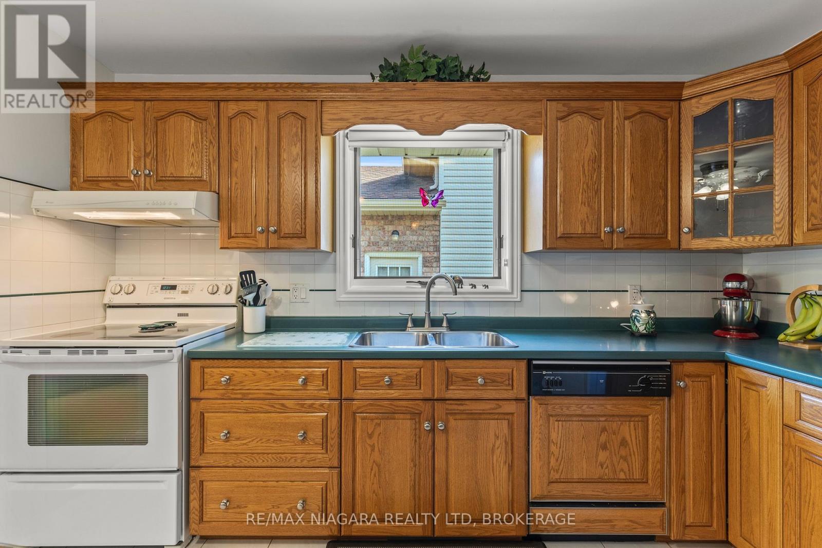 57 Wellandvale Drive, Welland, Ontario  L3C 7C5 - Photo 10 - X12475291