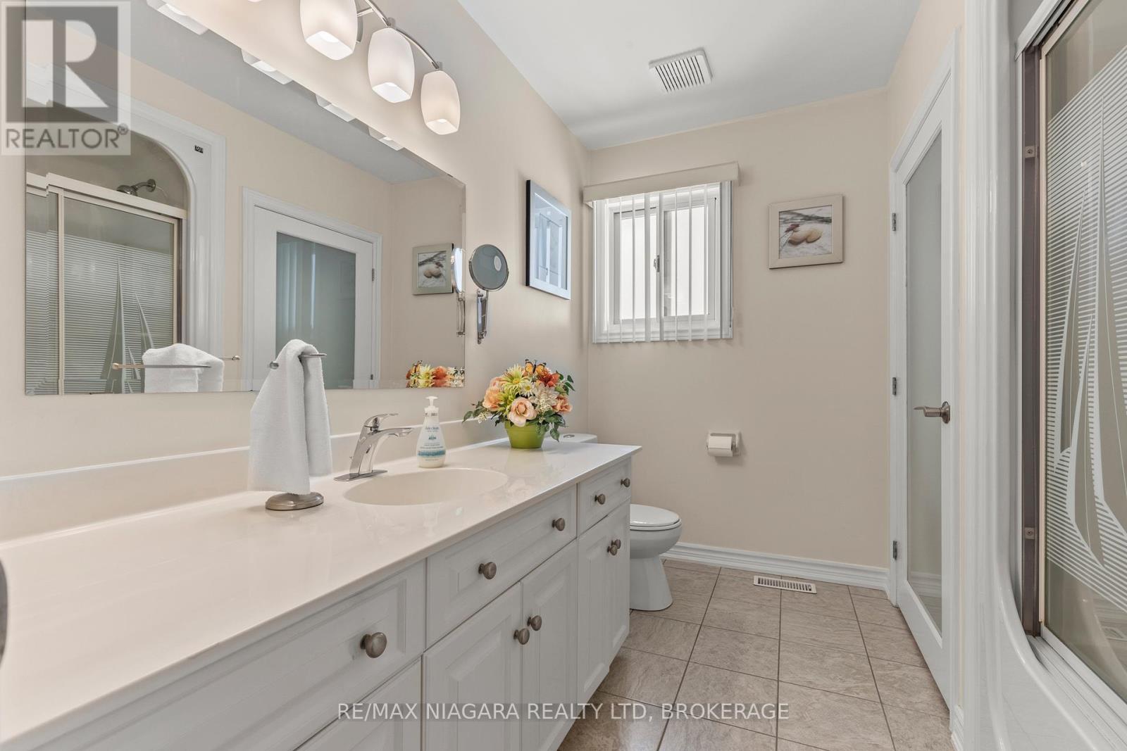 57 Wellandvale Drive, Welland, Ontario  L3C 7C5 - Photo 15 - X12475291