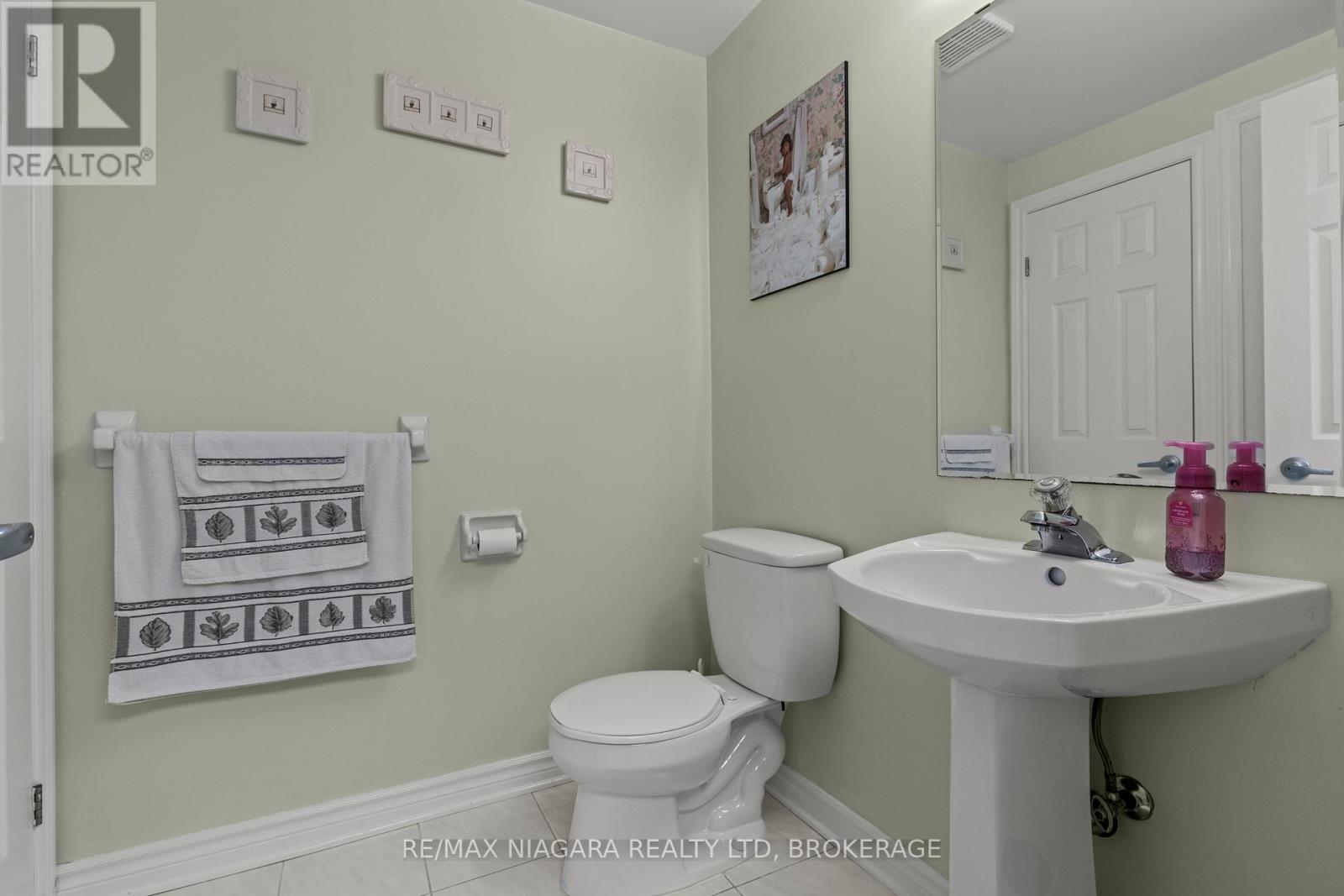 57 Wellandvale Drive, Welland, Ontario  L3C 7C5 - Photo 25 - X12475291