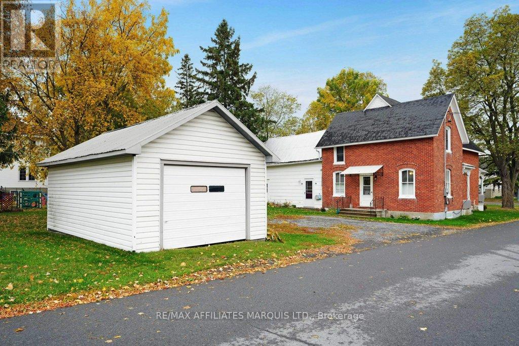 27 Marlborough Street, North Glengarry, Ontario  K0C 1T0 - Photo 3 - X12475299