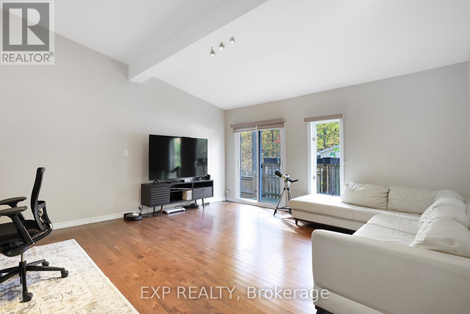 136 Resthaven Avenue, Ottawa, Ontario  K0A 3M0 - Photo 10 - X12475244