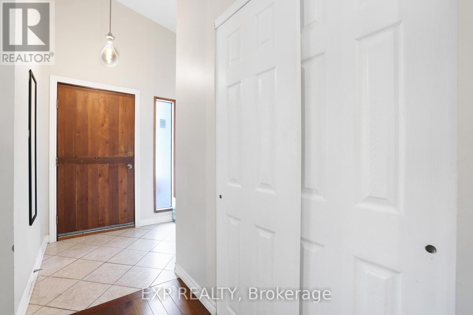 136 Resthaven Avenue, Ottawa, Ontario  K0A 3M0 - Photo 5 - X12475244