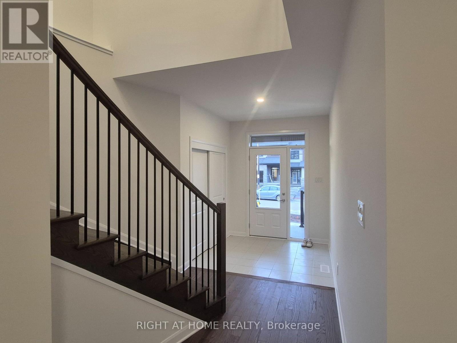 139 Invention Boulevard, Ottawa, Ontario  K2W 0L9 - Photo 2 - X12475281
