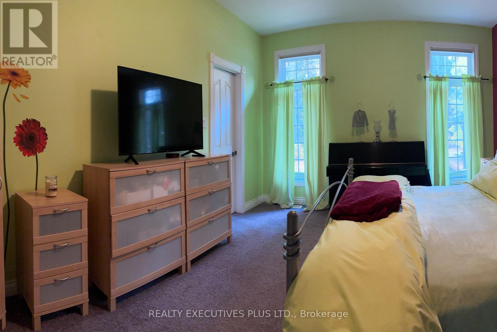 2660 Dubois Street, Clarence-Rockland, Ontario  K4K 1K7 - Photo 15 - X12474466