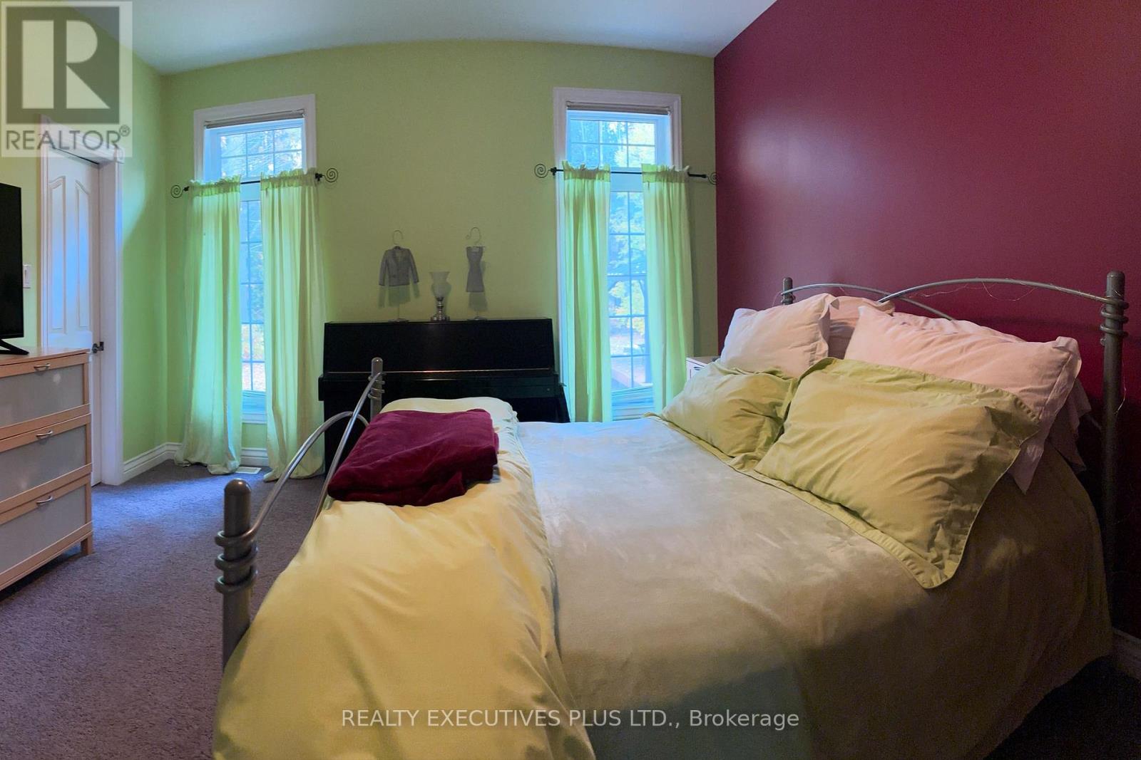 2660 Dubois Street, Clarence-Rockland, Ontario  K4K 1K7 - Photo 14 - X12474466