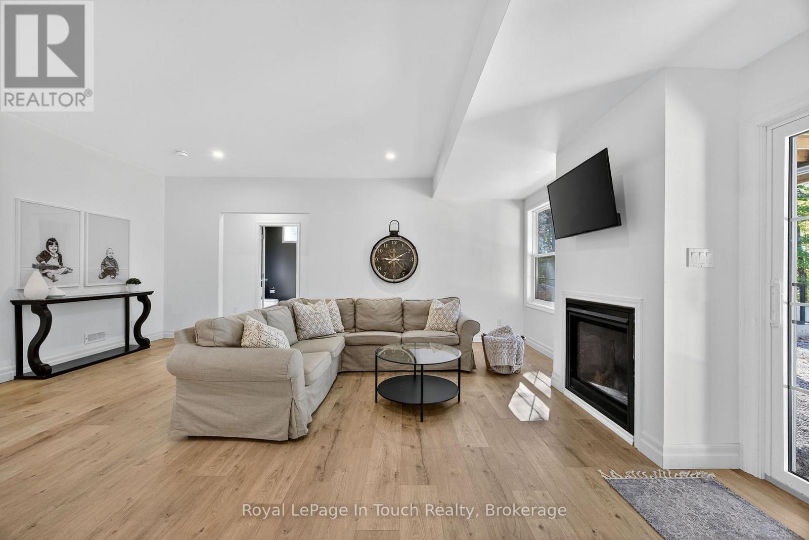 62 Tanners Road, Tay, Ontario  L0K 2C0 - Photo 29 - S12475311
