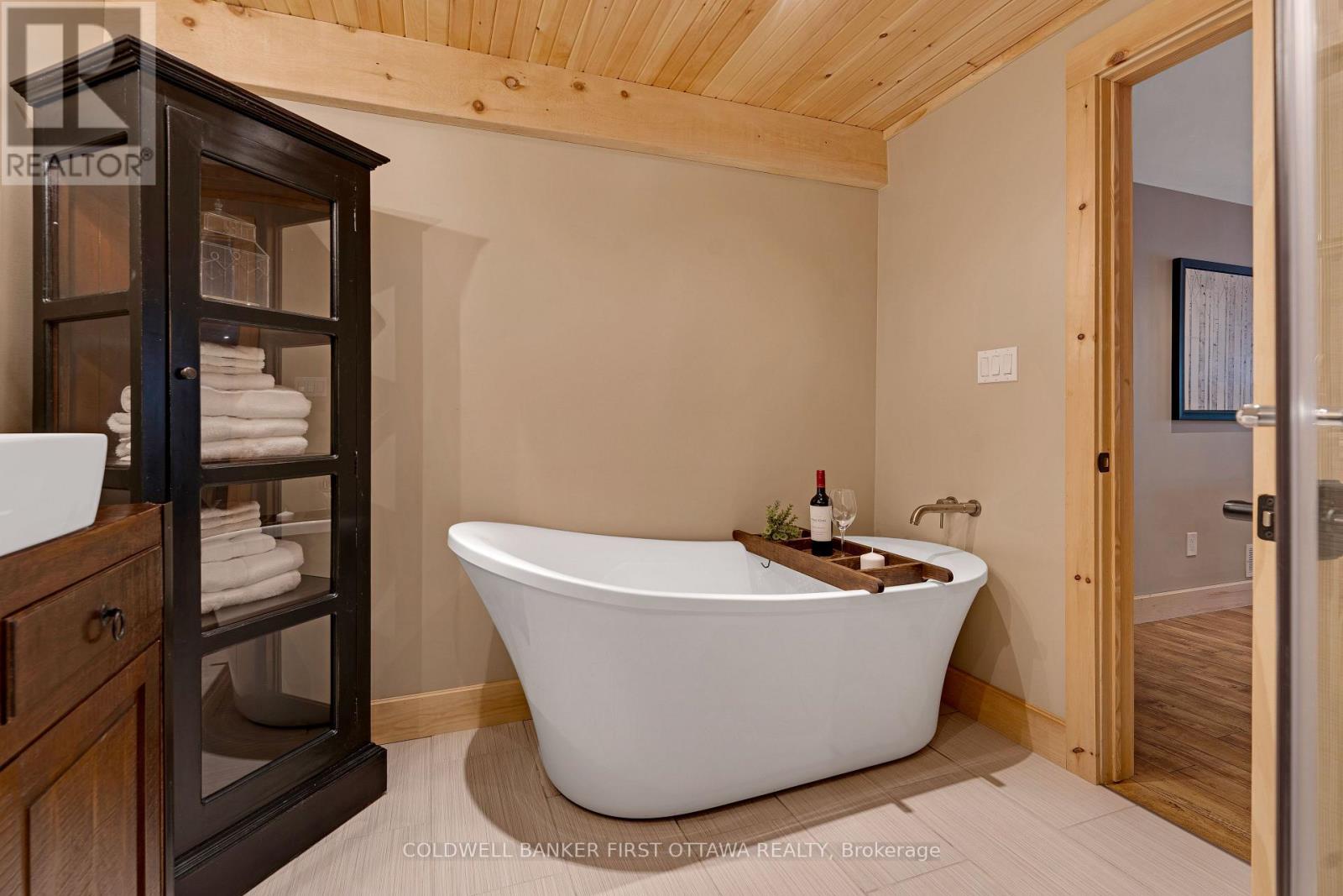 308 Scott Court, Tay Valley, Ontario  K0H 2B0 - Photo 32 - X12475313