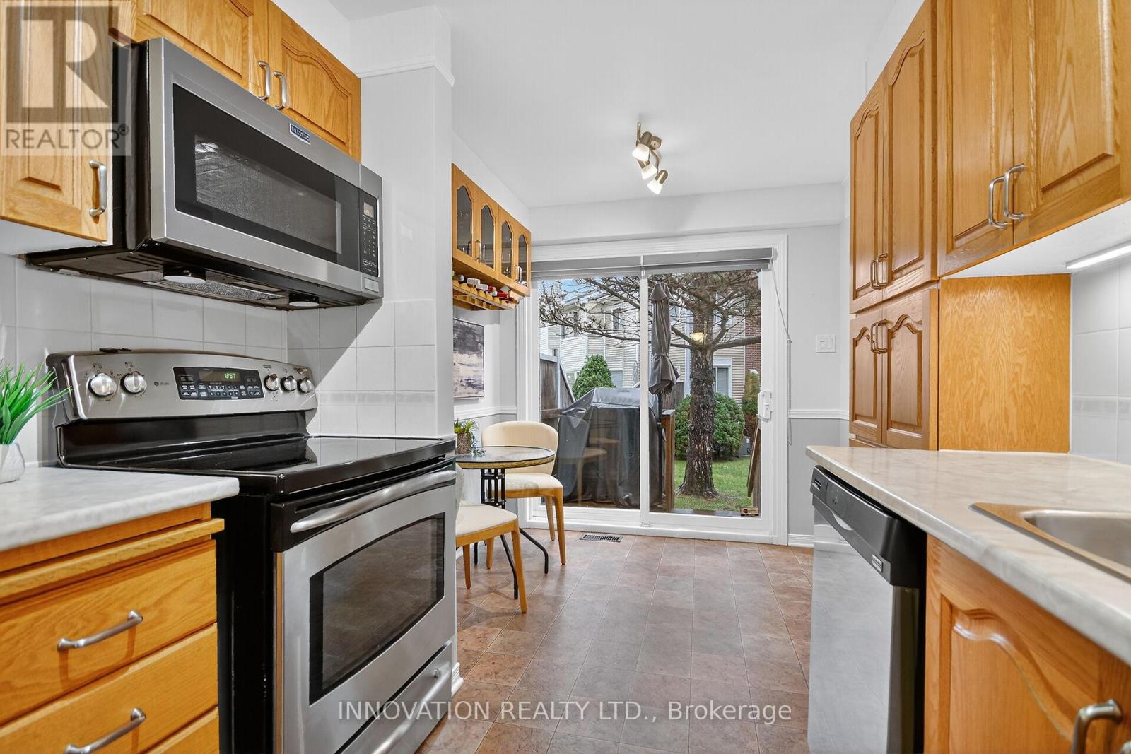 35 - 9 Winterburn Terrace, Ottawa, Ontario  K2G 5W9 - Photo 15 - X12475320