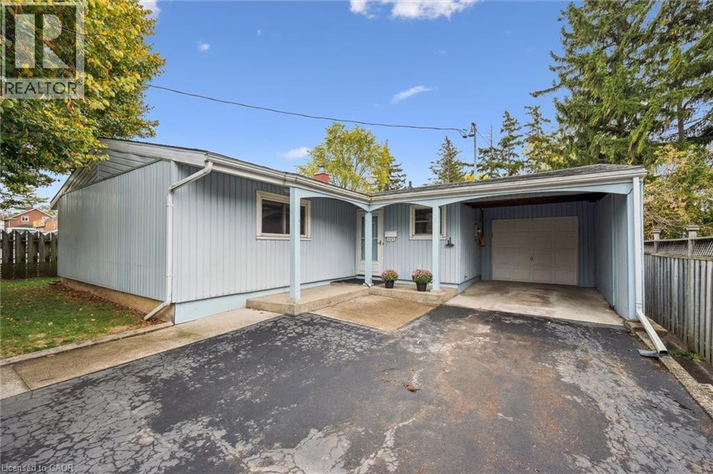 127 Chestnut Street S, Cambridge, Ontario  N3H 2J6 - Photo 1 - 40775172