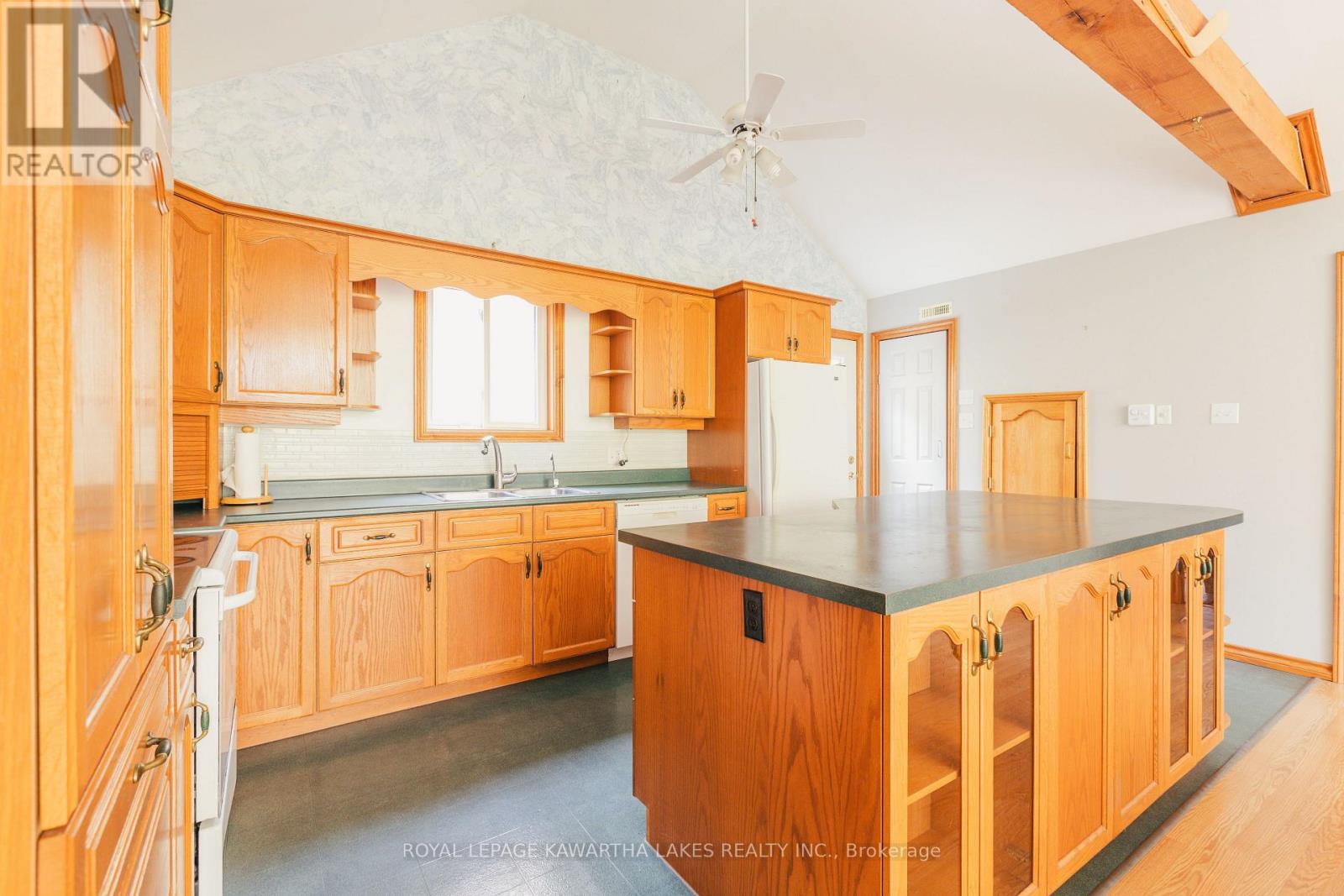 693 Balsam Lake Drive, Kawartha Lakes, Ontario K0M 2B0 - Photo 11 - X12475205