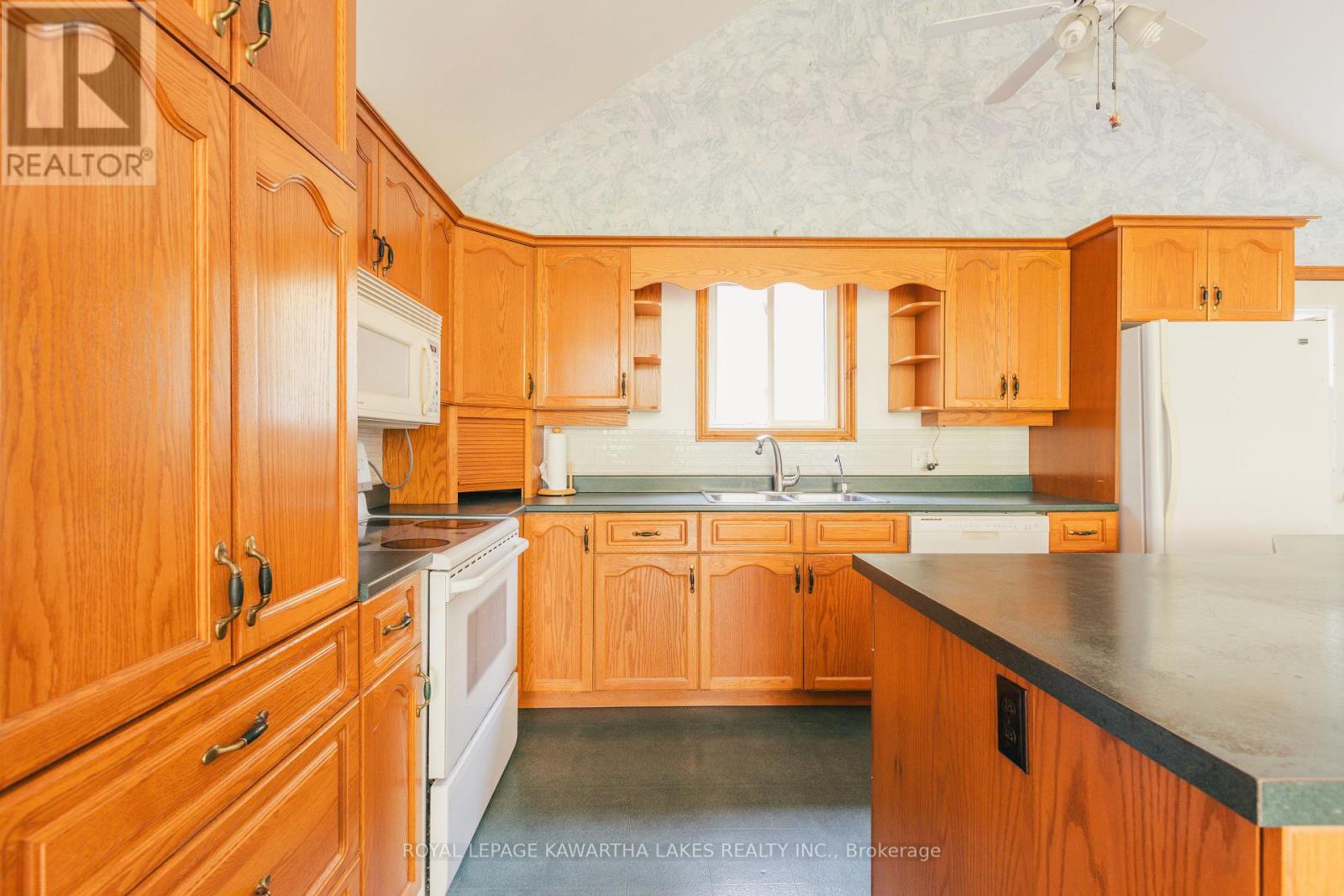 693 Balsam Lake Drive, Kawartha Lakes, Ontario K0M 2B0 - Photo 13 - X12475205