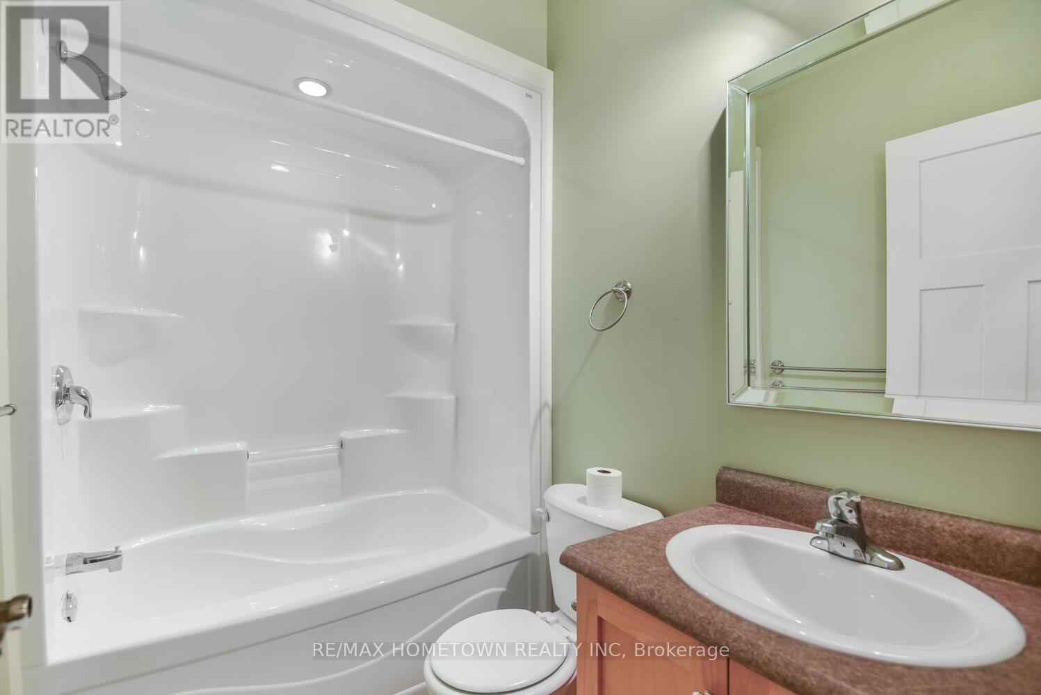 427 Brock Street, Brockville, Ontario  K6V 7H9 - Photo 15 - X12467578