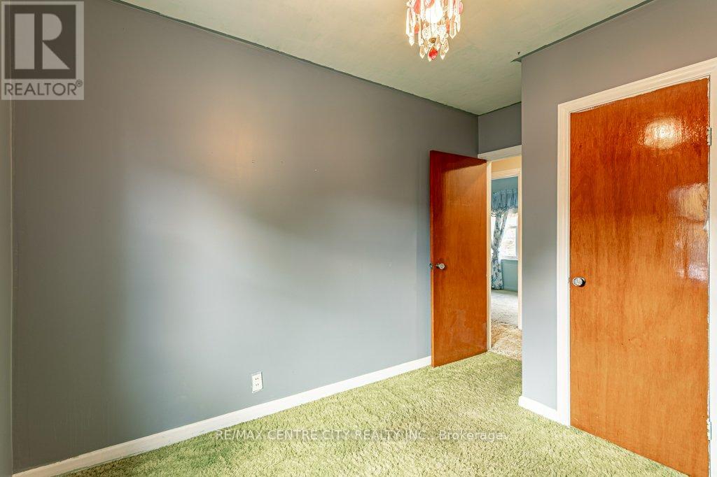 165 Ellsworth Crescent, London East (East O), Ontario  N5W 1J5 - Photo 11 - X12475286