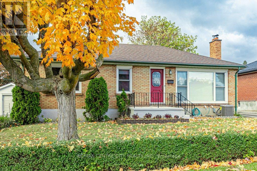 165 Ellsworth Crescent, London East (East O), Ontario  N5W 1J5 - Photo 3 - X12475286