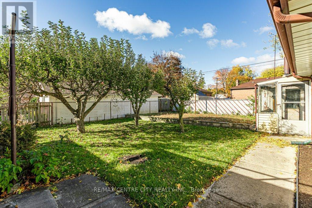 165 Ellsworth Crescent, London East (East O), Ontario  N5W 1J5 - Photo 30 - X12475286