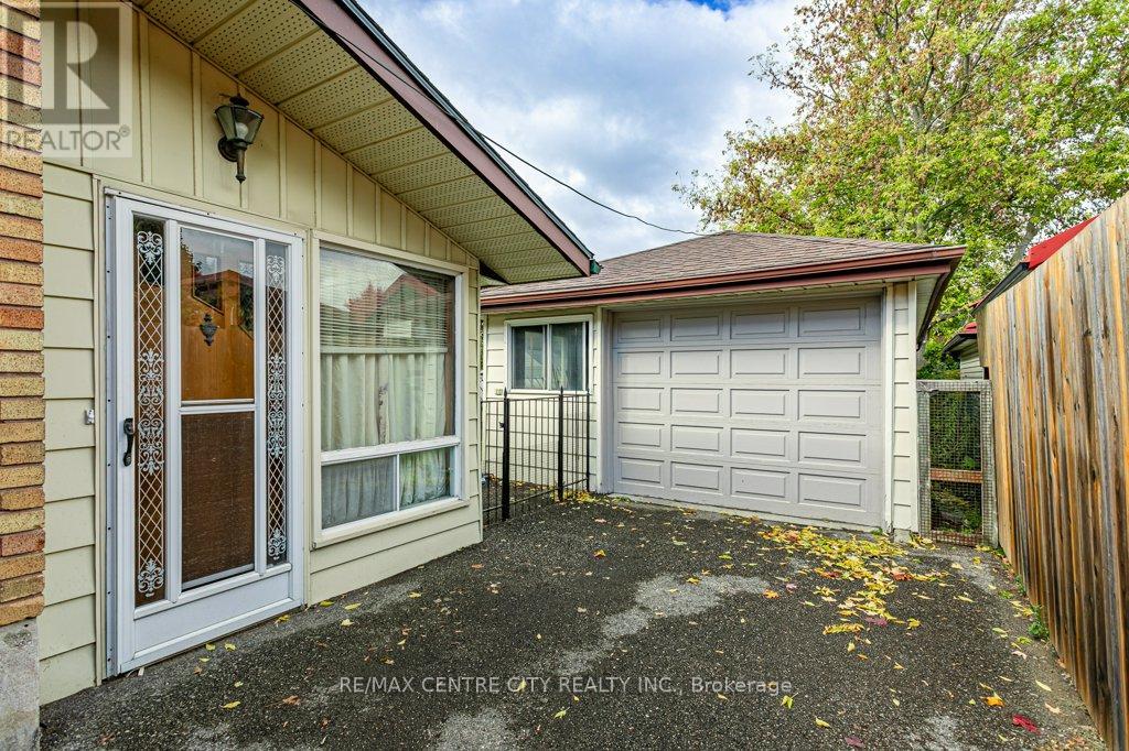 165 Ellsworth Crescent, London East (East O), Ontario  N5W 1J5 - Photo 34 - X12475286