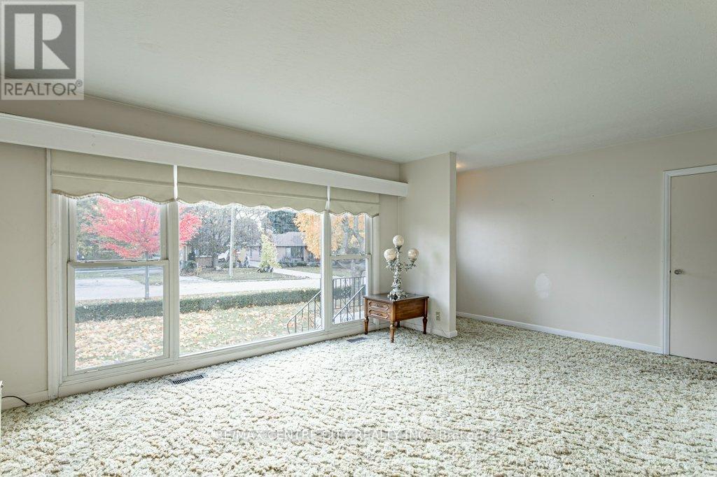 165 Ellsworth Crescent, London East (East O), Ontario  N5W 1J5 - Photo 6 - X12475286