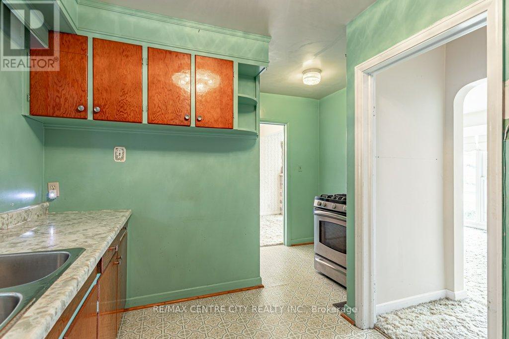 165 Ellsworth Crescent, London East (East O), Ontario  N5W 1J5 - Photo 9 - X12475286