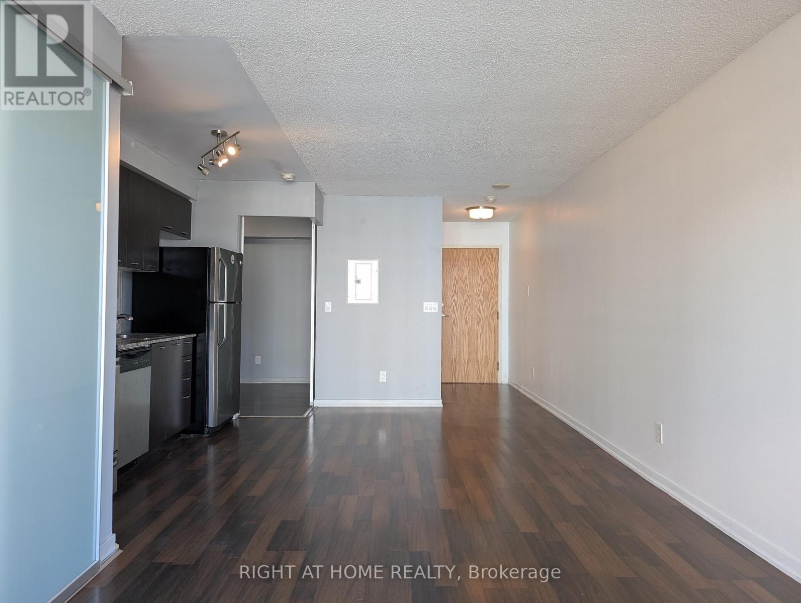 825 - 38 Joe Shuster Way, Toronto, Ontario  M6K 0A5 - Photo 5 - W12475203