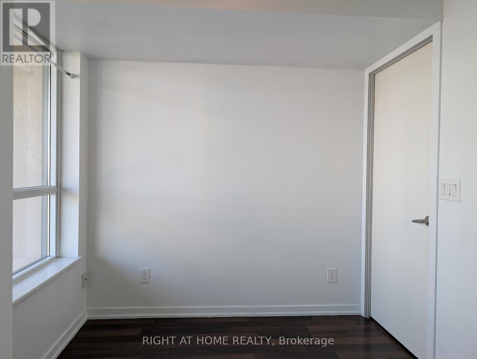 825 - 38 Joe Shuster Way, Toronto, Ontario  M6K 0A5 - Photo 8 - W12475203