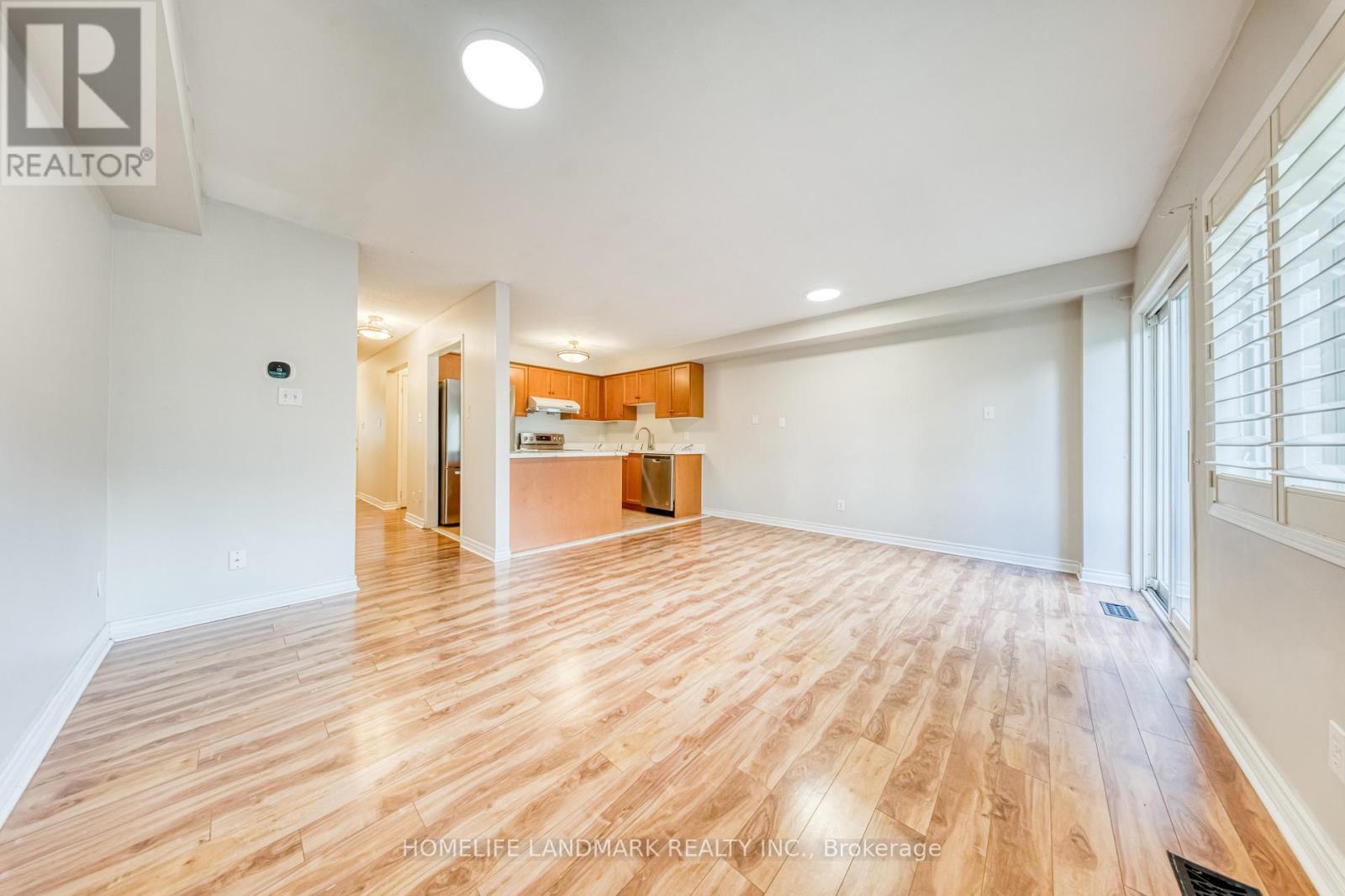 2422 Nichols Drive, Oakville, Ontario  L6H 6T2 - Photo 11 - W12475225