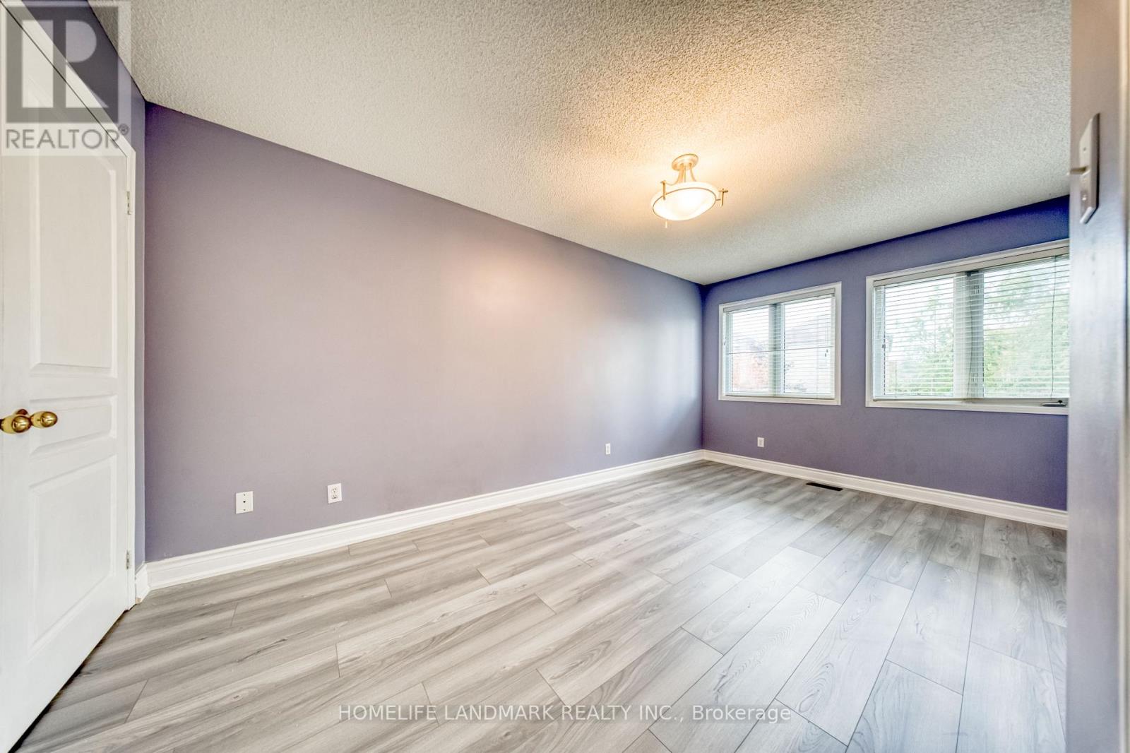 2422 Nichols Drive, Oakville, Ontario  L6H 6T2 - Photo 16 - W12475225