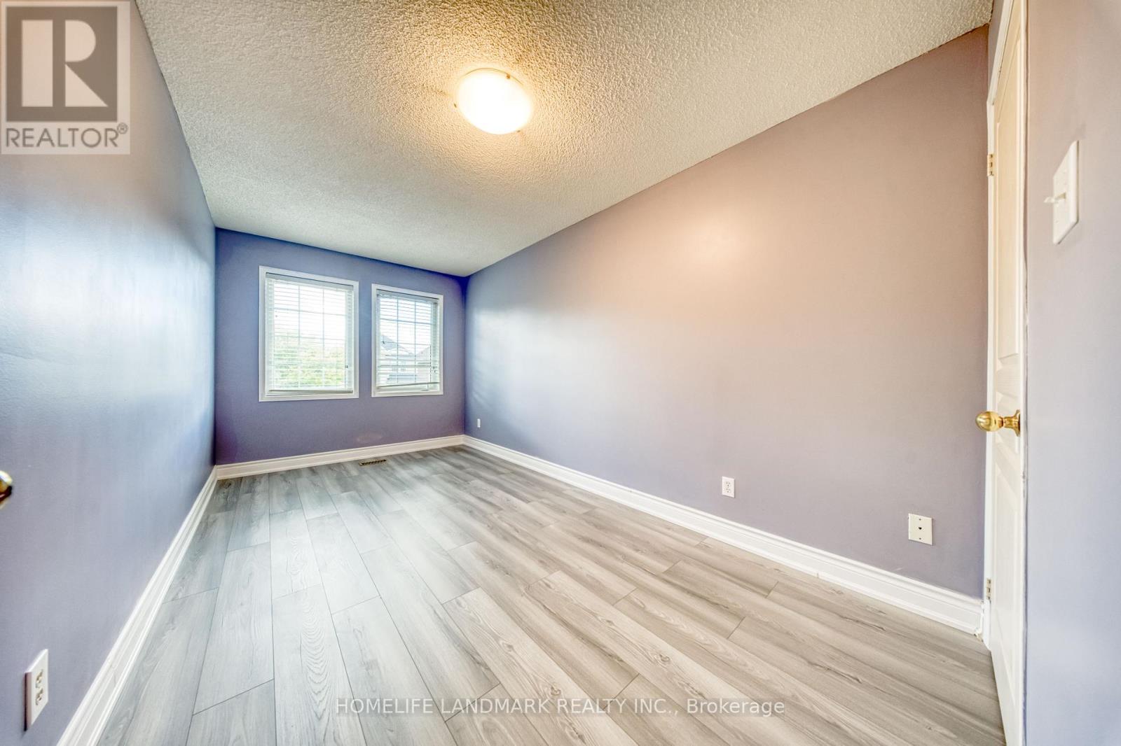 2422 Nichols Drive, Oakville, Ontario  L6H 6T2 - Photo 19 - W12475225