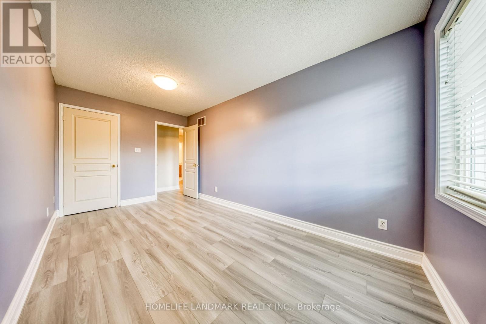 2422 Nichols Drive, Oakville, Ontario  L6H 6T2 - Photo 20 - W12475225