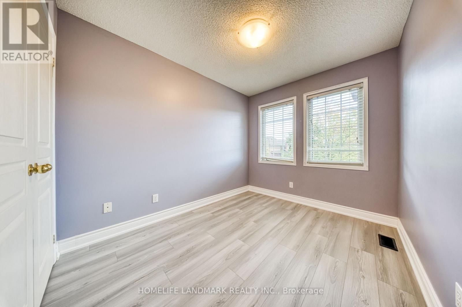 2422 Nichols Drive, Oakville, Ontario  L6H 6T2 - Photo 22 - W12475225
