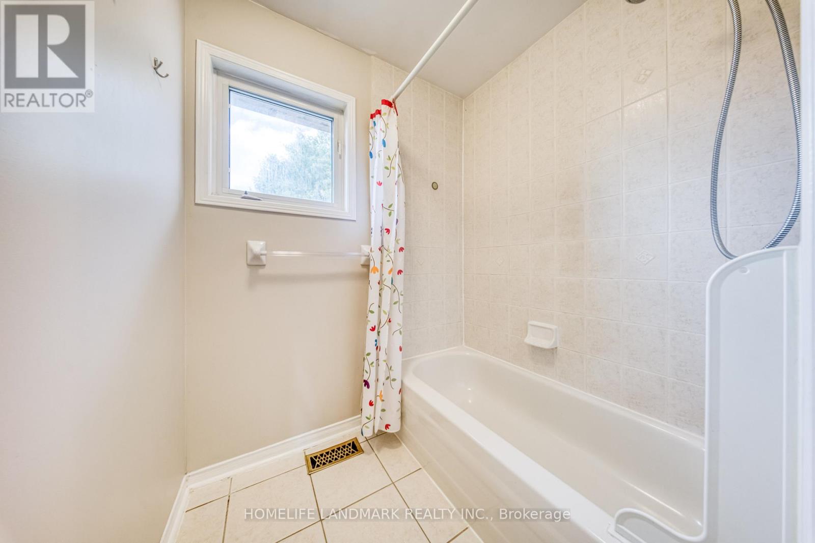 2422 Nichols Drive, Oakville, Ontario  L6H 6T2 - Photo 25 - W12475225